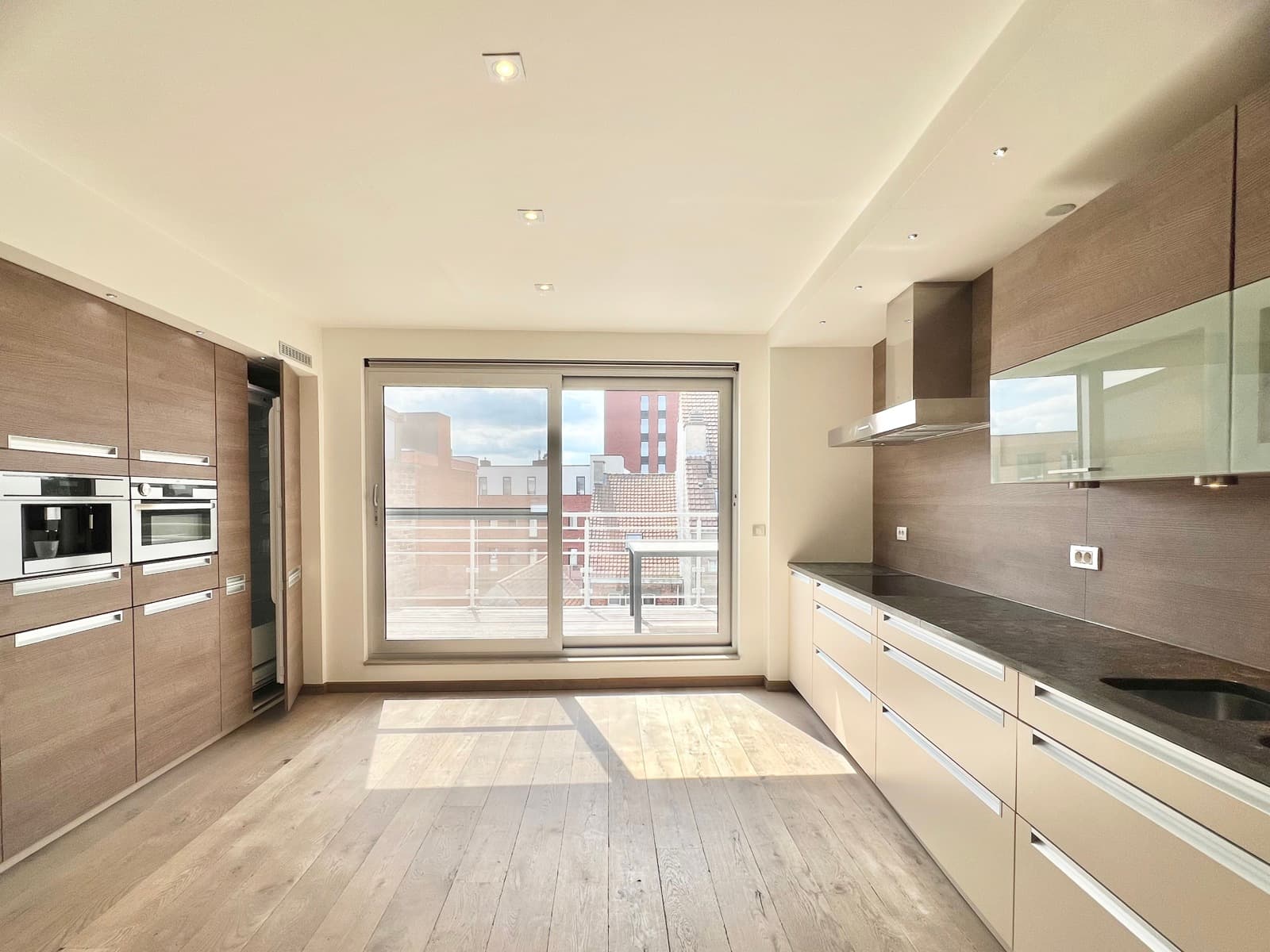 Ruim, instapklaar 3 slpk appartement (160m2)! centrum Deinze